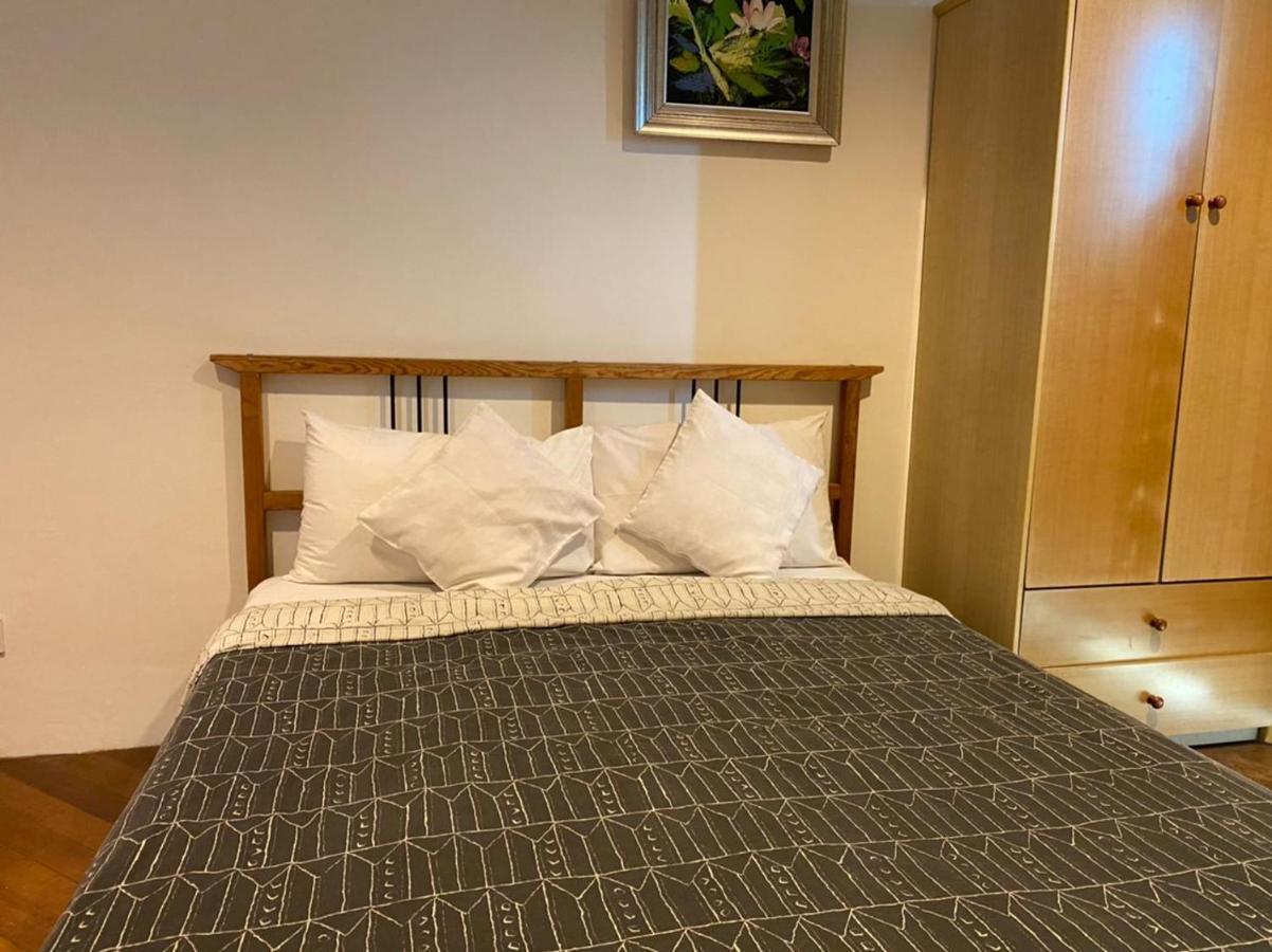 Wesberly Apartments Кучинг Экстерьер фото
