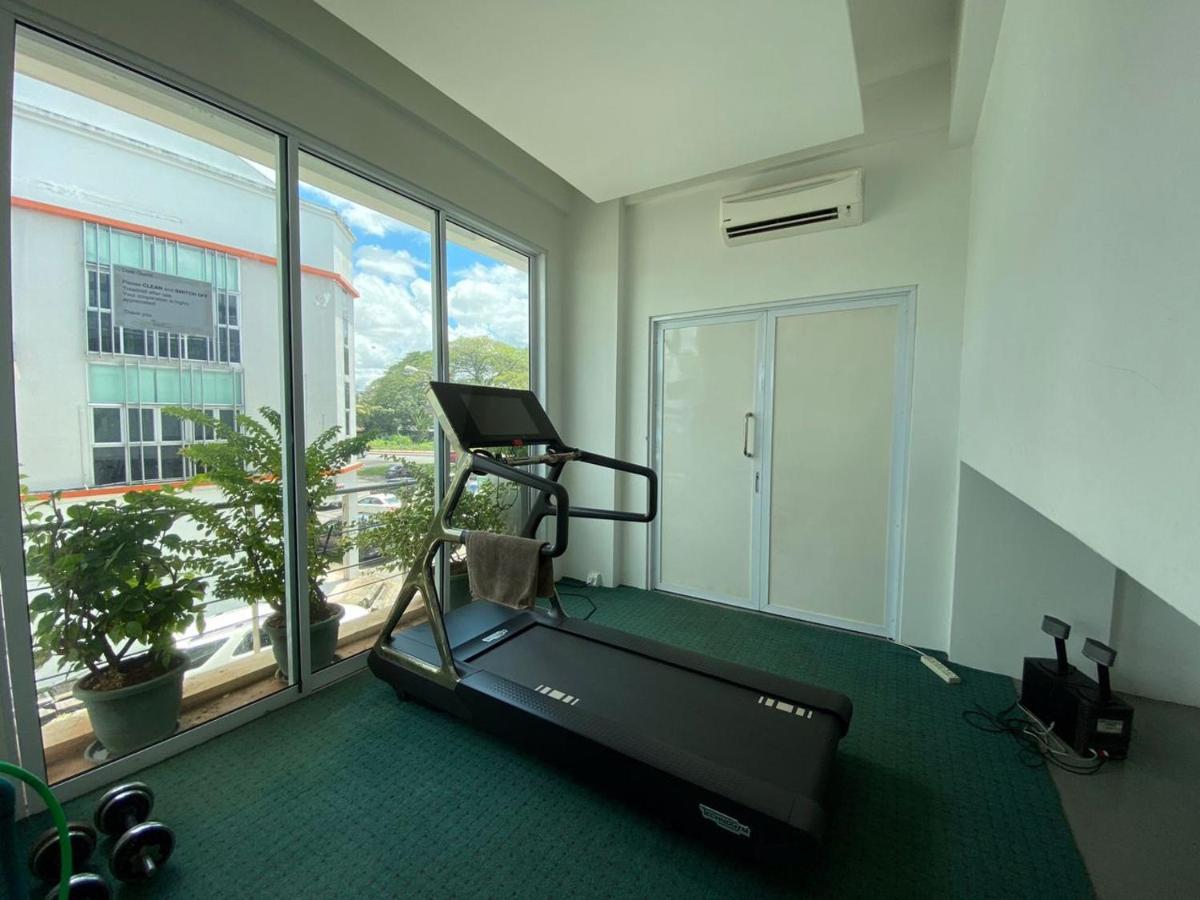Wesberly Apartments Кучинг Экстерьер фото