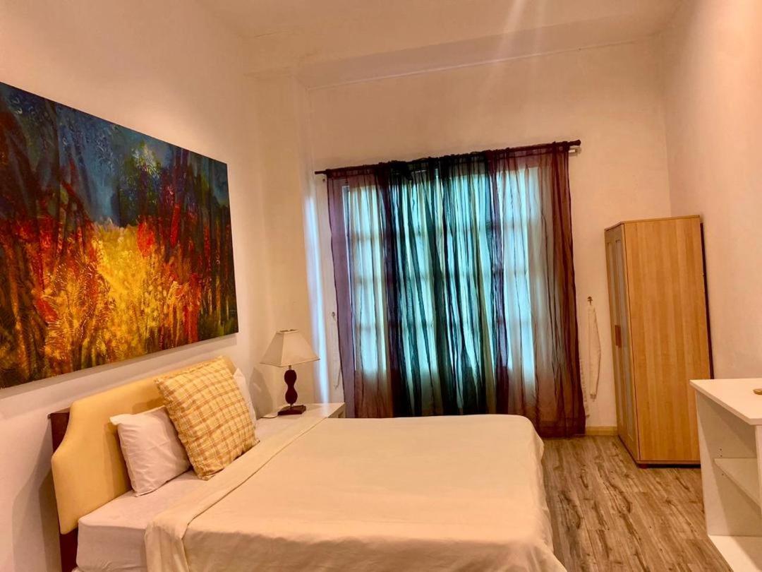 Wesberly Apartments Кучинг Экстерьер фото