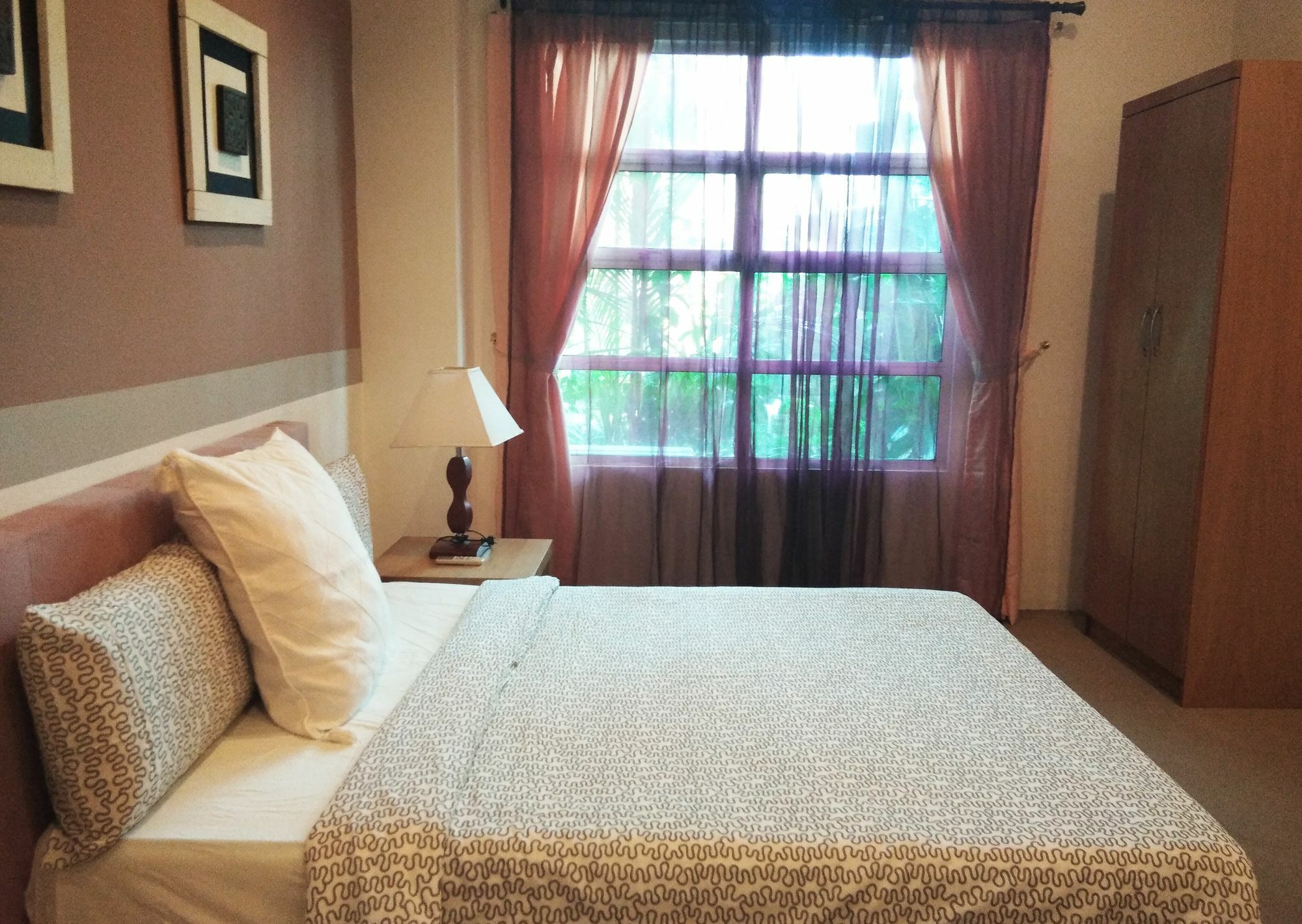 Wesberly Apartments Кучинг Экстерьер фото