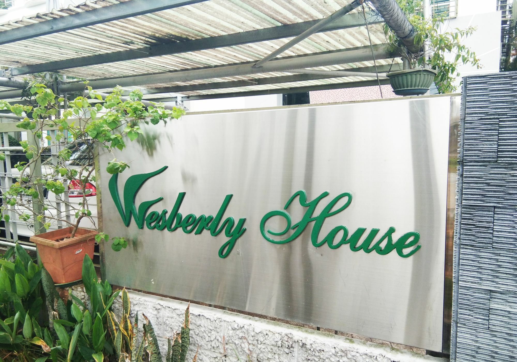 Wesberly Apartments Кучинг Экстерьер фото